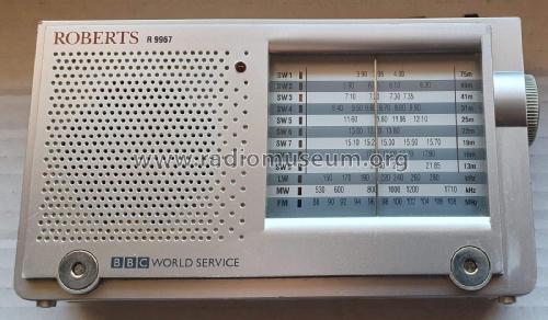 Travelling lite 1, 12 Band World Radio R9967; Roberts Radio Co.Ltd (ID = 2848883) Radio