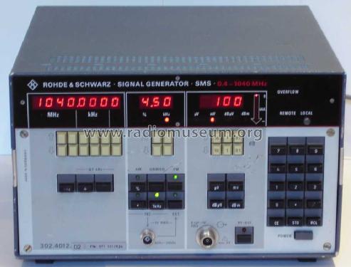 Signal Generator SMS 302.4012.26; Rohde & Schwarz, PTE (ID = 970764) Ausrüstung
