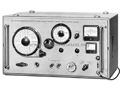 UHF-Mess-Sender SDAF BN41023; Rohde & Schwarz, PTE (ID = 1162710) Equipment