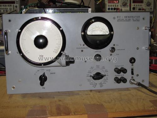 RC-Generator SRN ; Rohde & Schwarz, PTE (ID = 1993146) Equipment