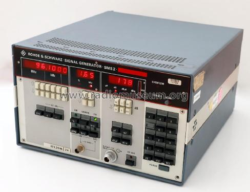 Signal Generator SMS2 372.2019.24; Rohde & Schwarz, PTE (ID = 2843350) Equipment