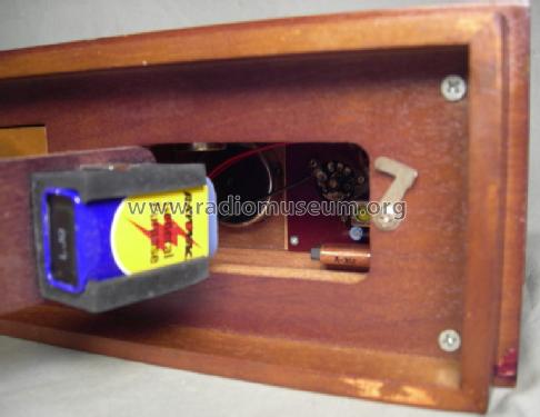 Cigarette Lighter Radio Box ; Ross Electronics (ID = 1225147) Radio