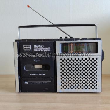 AM/FM Radio Cassette Recorder STR-100; Sankyo Seiki Mfg.Co. (ID = 2752938) Radio