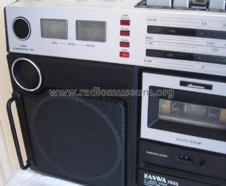 4-Band Radio Cassetten Recorder 7065; Sanwa (ID = 1747246) Radio