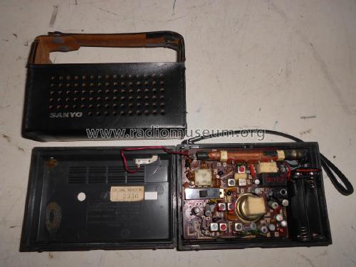 Calata 9F-820; Sanyo Electric Co. (ID = 2338658) Radio