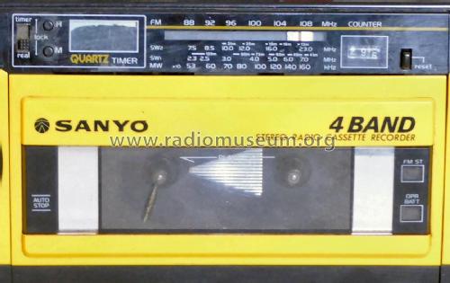 4 band Stereo Radio Cassette Recorder M-S350K; Sanyo Electric Co. (ID = 2600957) Radio