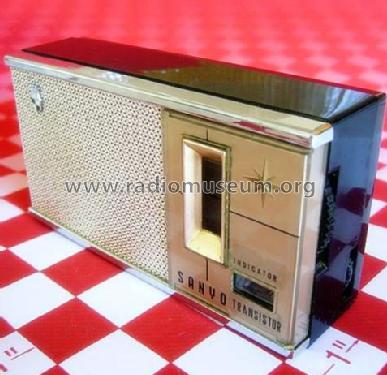 6 C-R 11; Sanyo Electric Co. (ID = 404411) Radio