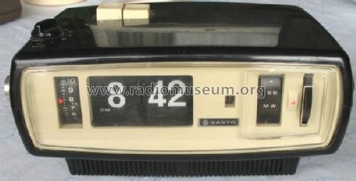 Clock radio 6CA-T45; Sanyo Electric Co. (ID = 386021) Radio