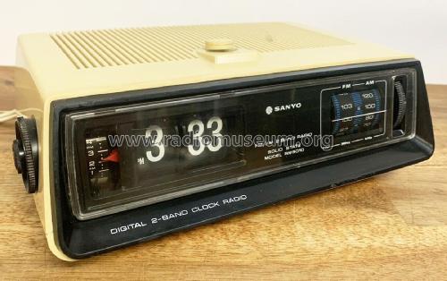 Digital 2-Band Clock Radio RM-5010; Sanyo Electric Co. (ID = 2720206) Radio