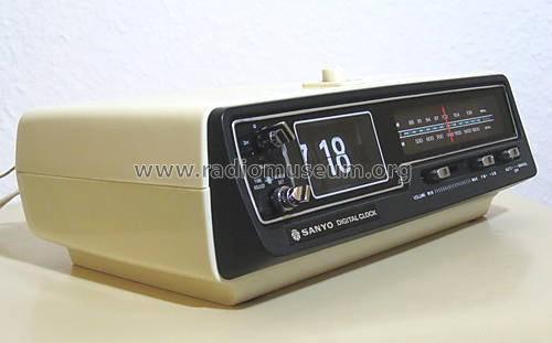 Stereocast Digital Clock RM5320; Sanyo Electric Co. (ID = 783905) Radio