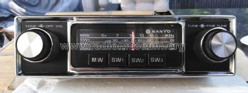 F-8010; Sanyo Electric Co. (ID = 2441708) Car Radio