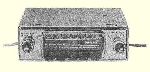 F-8504; Sanyo Electric Co. (ID = 2744972) Car Radio