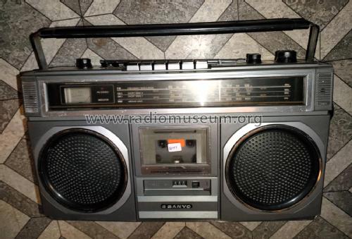 FM/SW2/SW1/MW Stereo Cassette Recorder M9922RK; Sanyo Electric Co. (ID = 2998112) Radio