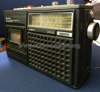 FM SW AM Radio Cassette M2420 NO; Sanyo Electric Co. (ID = 2025664) Radio