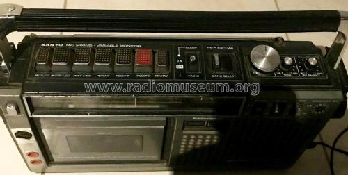 FM-SW-MW 3 Band Auto Play Portable Radio Cassette Recorder M-2470N; Sanyo Electric Co. (ID = 2609711) Radio
