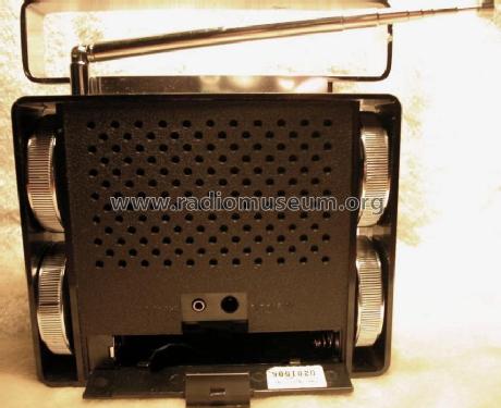 IC 10F-806; Sanyo Electric Co. (ID = 167986) Radio