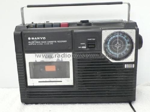 AM FM 2 Band Radio Cassette Recorder M2402-3FZ; Sanyo Electric Co. (ID = 1659508) Radio