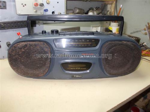 Stereo Radio Cassette Recorder M-7013; Sanyo Electric Co. (ID = 1922395) Radio