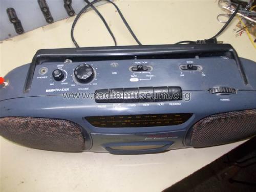 Stereo Radio Cassette Recorder M-7013; Sanyo Electric Co. (ID = 1922397) Radio