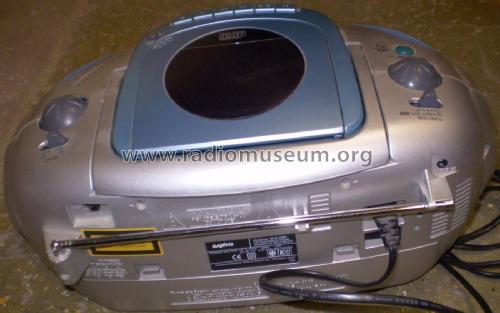 Portable CD/Stereo Radio MCD-Z88F; Sanyo Electric Co. (ID = 1917436) Radio