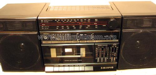 4 Band Stereo Radio Cassette Recorder C-10; Sanyo Electric Co. (ID = 1712321) Radio