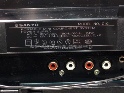 4 Band Stereo Radio Cassette Recorder C-10; Sanyo Electric Co. (ID = 1712333) Radio