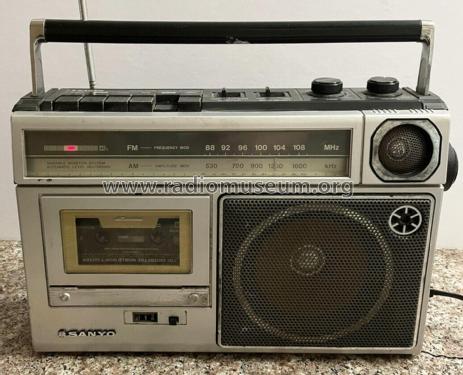 Portable Radio Cassette Recorder M2563; Sanyo Electric Co. (ID = 2706562) Radio