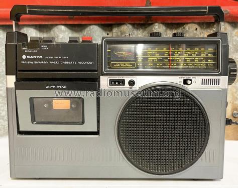 Portable Radio Cassette Recorder M 2444K; Sanyo Electric Co. (ID = 2696605) Radio