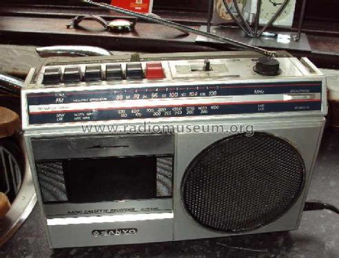 Radio Cassette Recorder AM/FM/LW 3Band M2402-6L; Sanyo Electric Co. (ID = 1473908) Radio