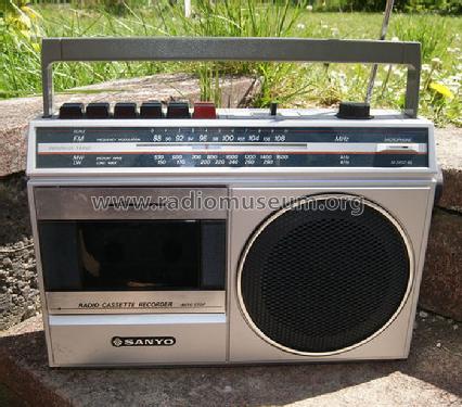 Radio Cassette Recorder AM/FM/LW 3Band M2402-6L; Sanyo Electric Co. (ID = 1473909) Radio