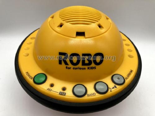 Robo Floating AM/FM Radio ROBO-RP3; Sanyo Electric Co. (ID = 2976418) Radio