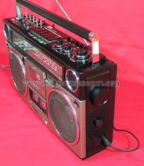 Stereo Cassette Recorder with Quartz Clock 4-Band M-9990LU; Sanyo Electric Co. (ID = 1010793) Radio