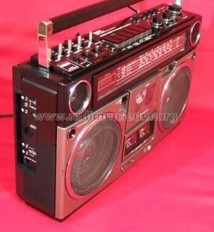 Stereo Cassette Recorder with Quartz Clock 4-Band M-9990LU; Sanyo Electric Co. (ID = 1010794) Radio