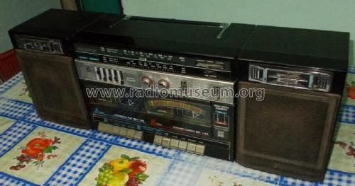 Stereo Radio Double Cassette Recorder MW230-2K; Sanyo Electric Co. (ID = 2295836) Radio