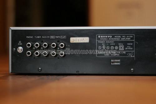 Stereo Integrated Amplifier JA-220; Sanyo Electric Co. (ID = 1309695) Ampl/Mixer
