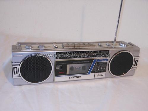 Stereo Radio Cassette Recorder M7060L; Sanyo Electric Co. (ID = 1664679) Radio