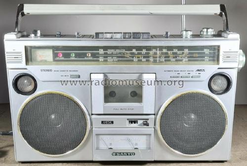 Stereo Radio Cassette Recorder M-4550K; Sanyo Electric Co. (ID = 2682911) Radio