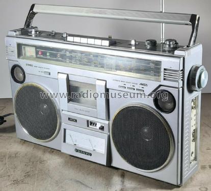 Stereo Radio Cassette Recorder M-4550K; Sanyo Electric Co. (ID = 2682912) Radio