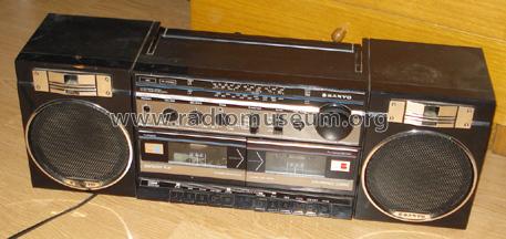 Stereo radio double cassette recorder MW-170L; Sanyo Electric Co. (ID = 1010483) Radio