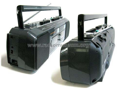 Stereo Radio Double Cassette Recorder M W737; Sanyo Electric Co. (ID = 1475412) Radio