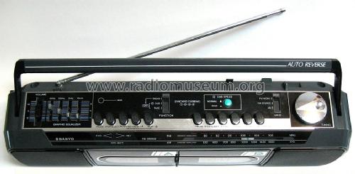 Stereo Radio Double Cassette Recorder M W737; Sanyo Electric Co. (ID = 1475414) Radio