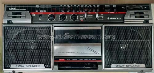 4 Band Stereo Radio Cassette Recorder M9704N; Sanyo Electric Co. (ID = 2758643) Radio