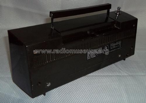Portable Dual Power 2035 Order=57K 2035 ; Sears, Roebuck & Co. (ID = 2700608) Radio