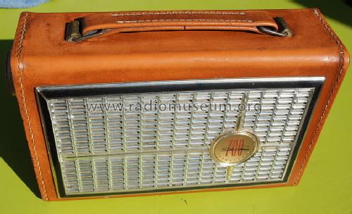 Silvertone 700 1217 Order=57H 1217; Sears, Roebuck & Co. (ID = 1486730) Radio