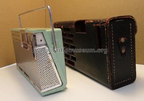 Silvertone 7 Transistor Medalist 2209 Order=57G 2209; Sears, Roebuck & Co. (ID = 2893091) Radio