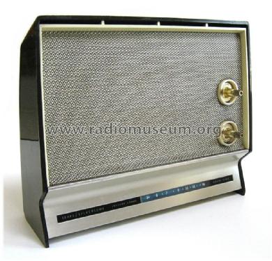 Silvertone Instant Sound Solid State 8005 Ebony Ch= 132.30301 Order=57G 8005; Sears, Roebuck & Co. (ID = 1475235) Radio