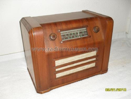 Silvertone R1061 Ch= 110.400; Sears, Roebuck & Co. (ID = 823431) Radio