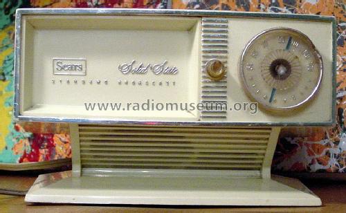 Silvertone Transistor Radio 2001 Ch= 132.20010001 Order= 57H 2001; Sears, Roebuck & Co. (ID = 1239116) Radio