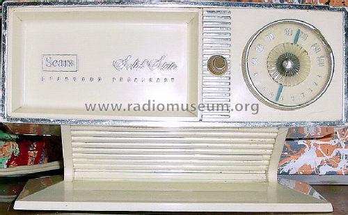 Silvertone Transistor Radio 2001 Ch= 132.20010001 Order= 57H 2001; Sears, Roebuck & Co. (ID = 1239117) Radio