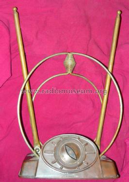 Silvertone Indoor TV Antenna ; Sears, Roebuck & Co. (ID = 1979230) Antenna